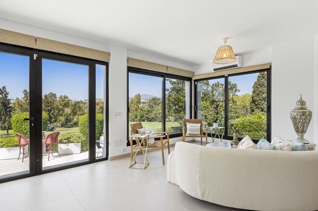 4 bedroom Villa for sale in Guadalmina Alta, Marbella with pool garage - € 2,595,000 (Ref: 9113051)