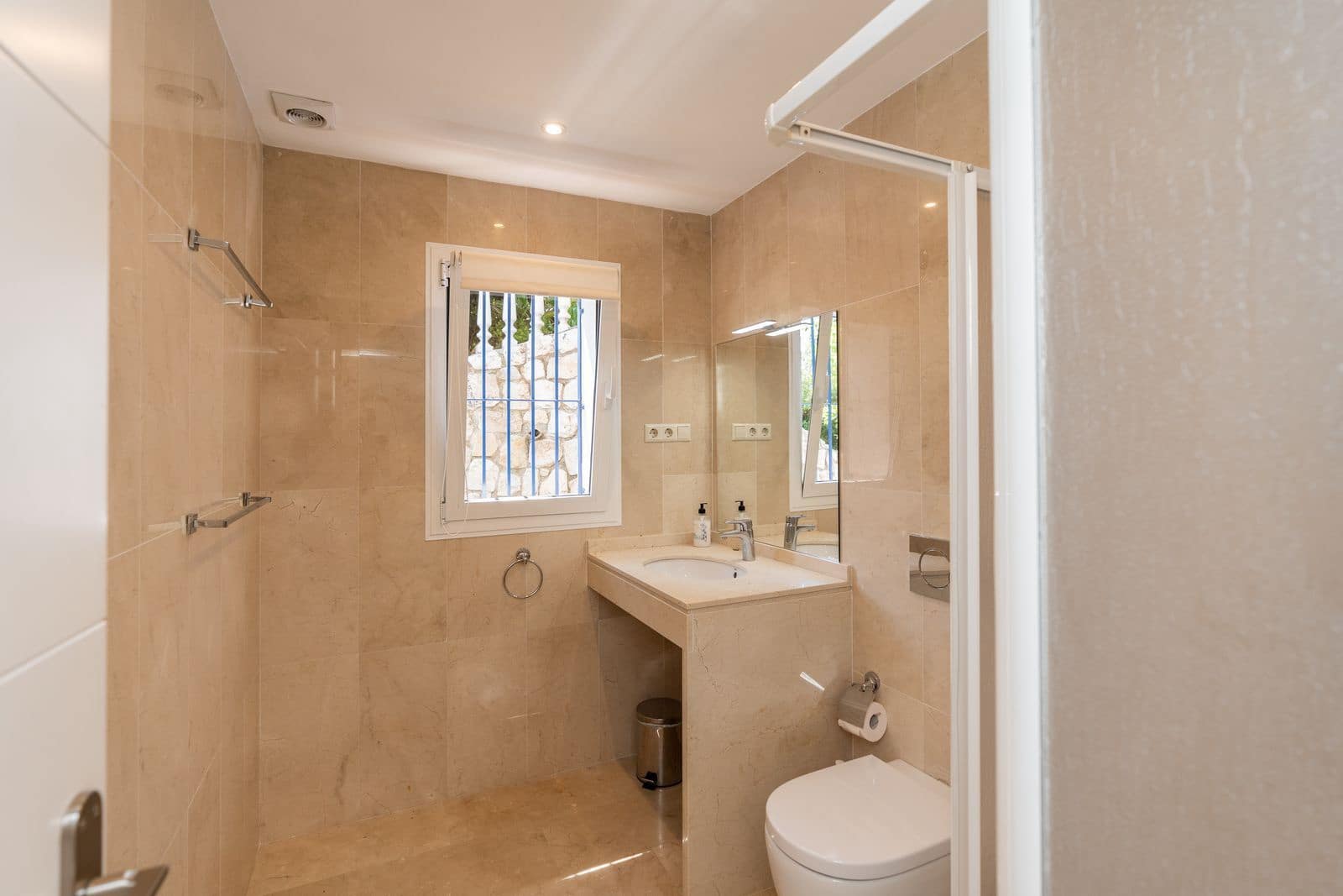 5 soveværelse Villa til salg i La Cala de Mijas med swimmingpool garage - € 1.850.000 (Ref: 9123682)