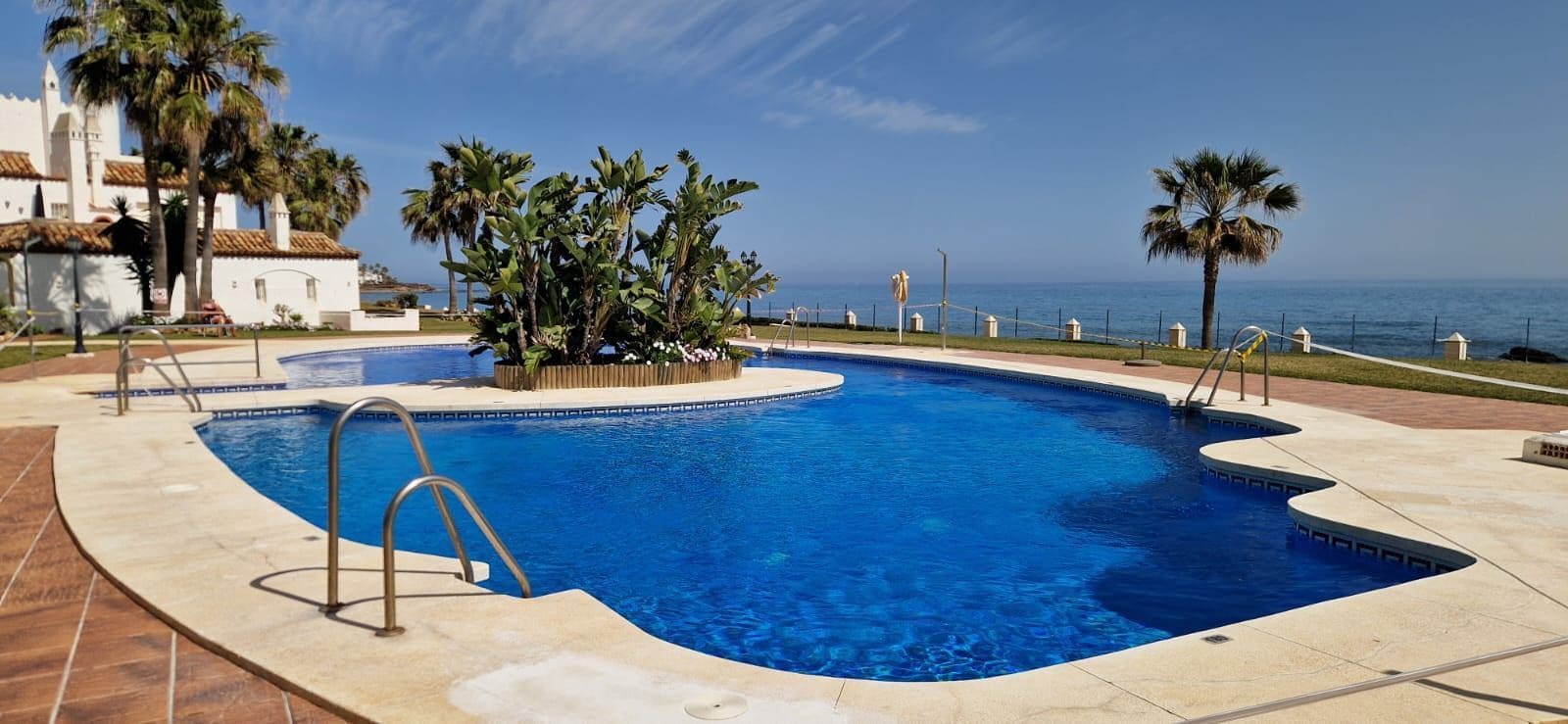 Apartamento Playa de 3 habitaciones en Calahonda en venta con piscina garaje - 650.000 € (Ref: 9123826)