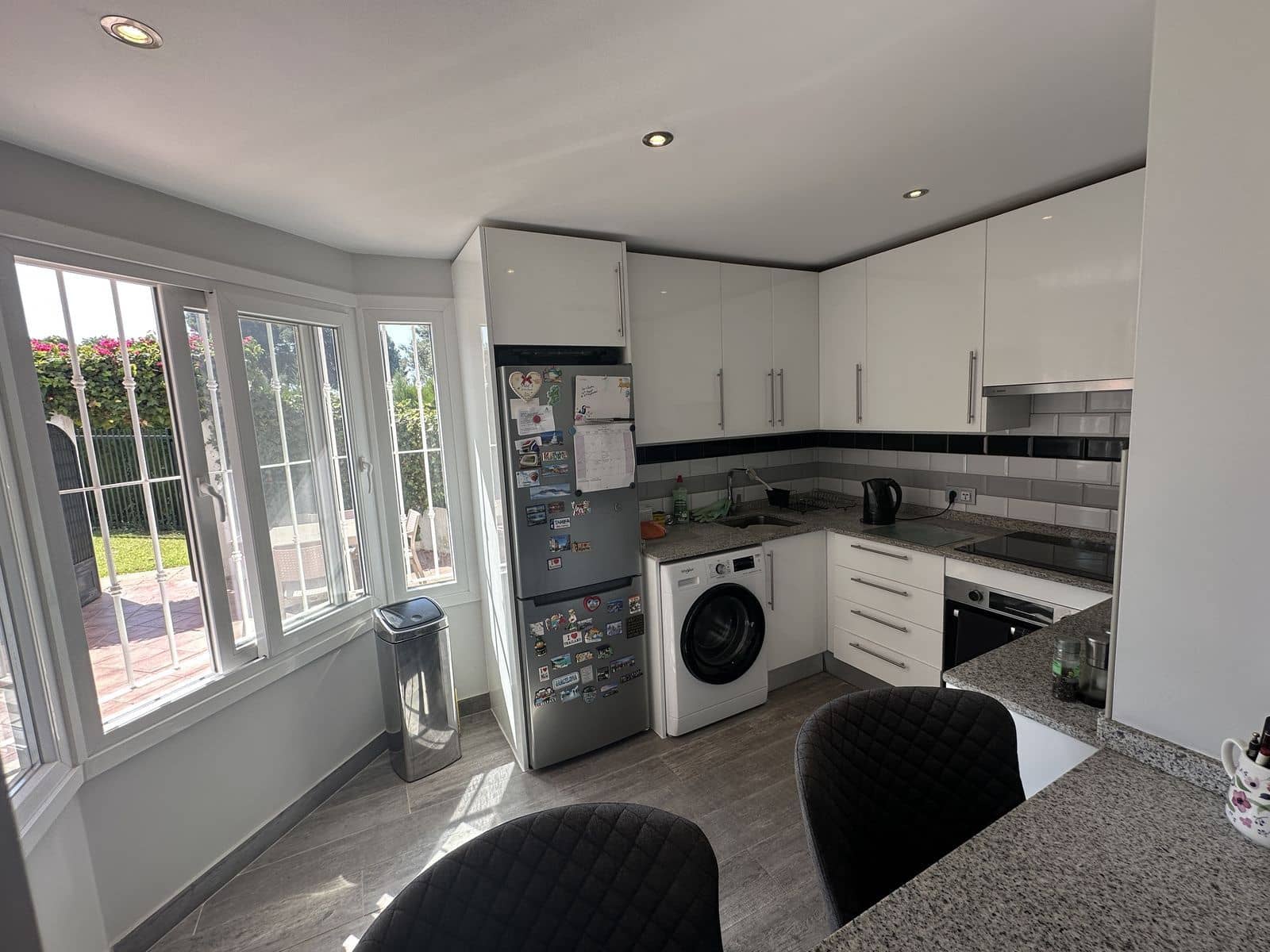 3 soveværelse Semi-Rækkehus til salg i Cabopino med swimmingpool garage - € 495.000 (Ref: 9128804)