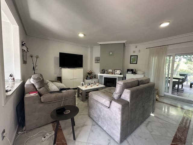 3 sypialnia Dom blizniak na sprzedaż w Cabopino, Marbella z basenem garażem - 495 000 € (Ref: 9128804)