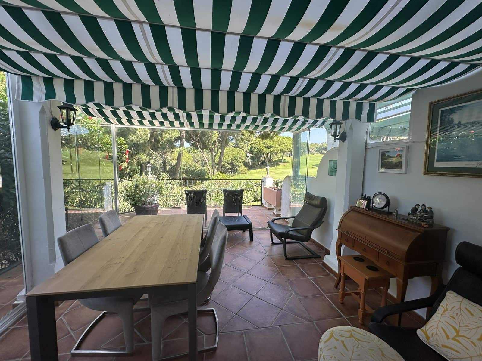 3 soveværelse Semi-Rækkehus til salg i Cabopino med swimmingpool garage - € 495.000 (Ref: 9128804)