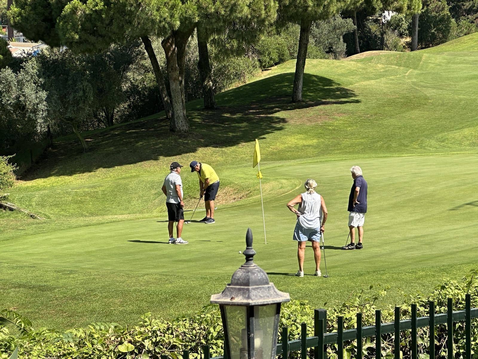 3 soveværelse Semi-Rækkehus til salg i Cabopino med swimmingpool garage - € 495.000 (Ref: 9128804)