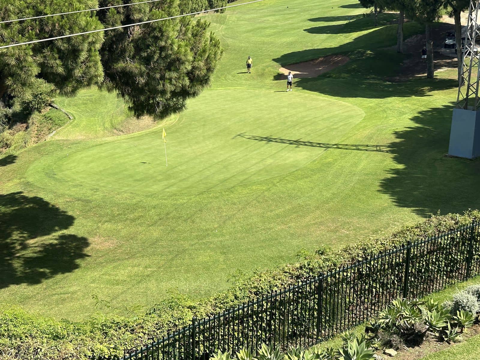 3 soveværelse Semi-Rækkehus til salg i Cabopino med swimmingpool garage - € 495.000 (Ref: 9128804)