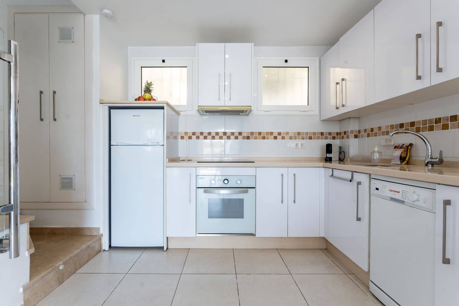 2 soveværelse Strandlejlighed til salg i Calahonda med swimmingpool garage - € 590.000 (Ref: 9128818)