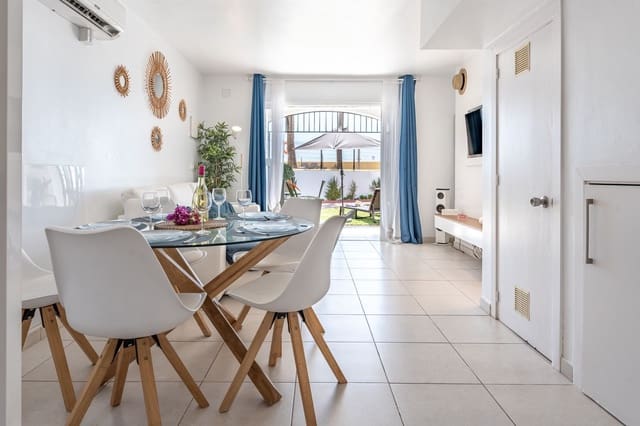 2 soveværelse Strandlejlighed til salg i Calahonda, Mijas med swimmingpool garage - € 590.000 (Ref: 9128818)