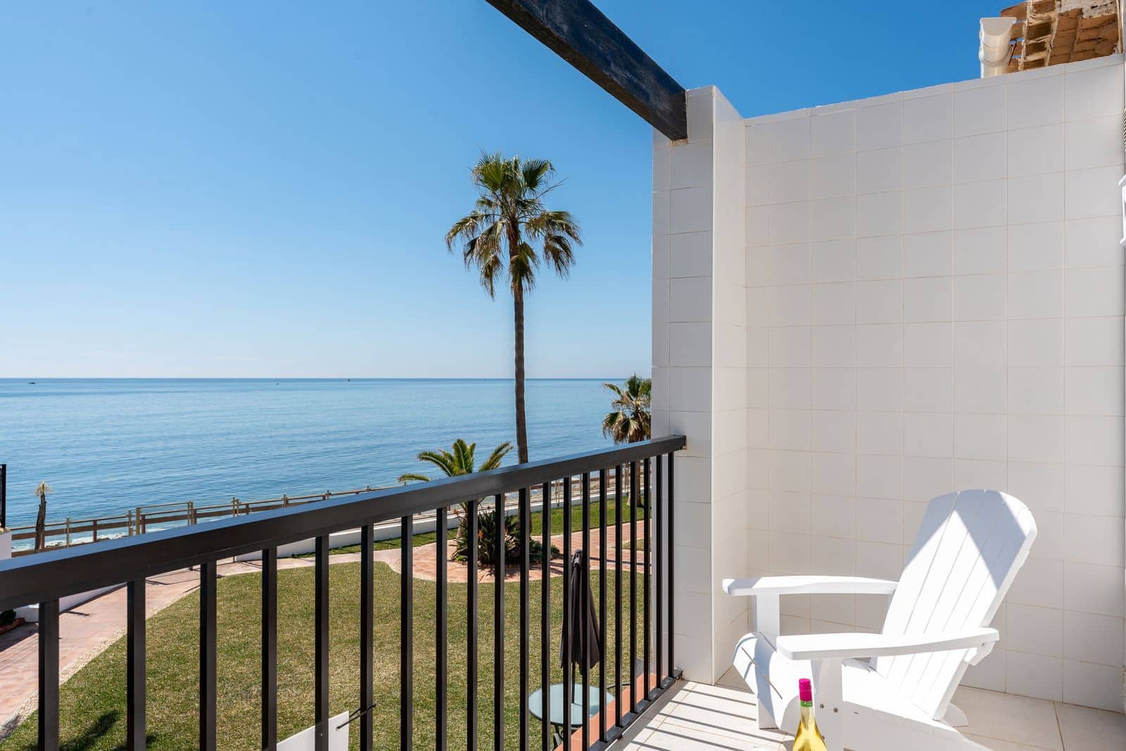 2 soveværelse Strandlejlighed til salg i Calahonda med swimmingpool garage - € 590.000 (Ref: 9128818)