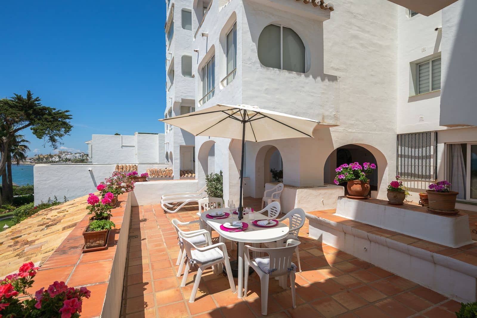 3 soveværelse Strandlejlighed til salg i Riviera del Sol med swimmingpool garage - € 679.950 (Ref: 9128848)