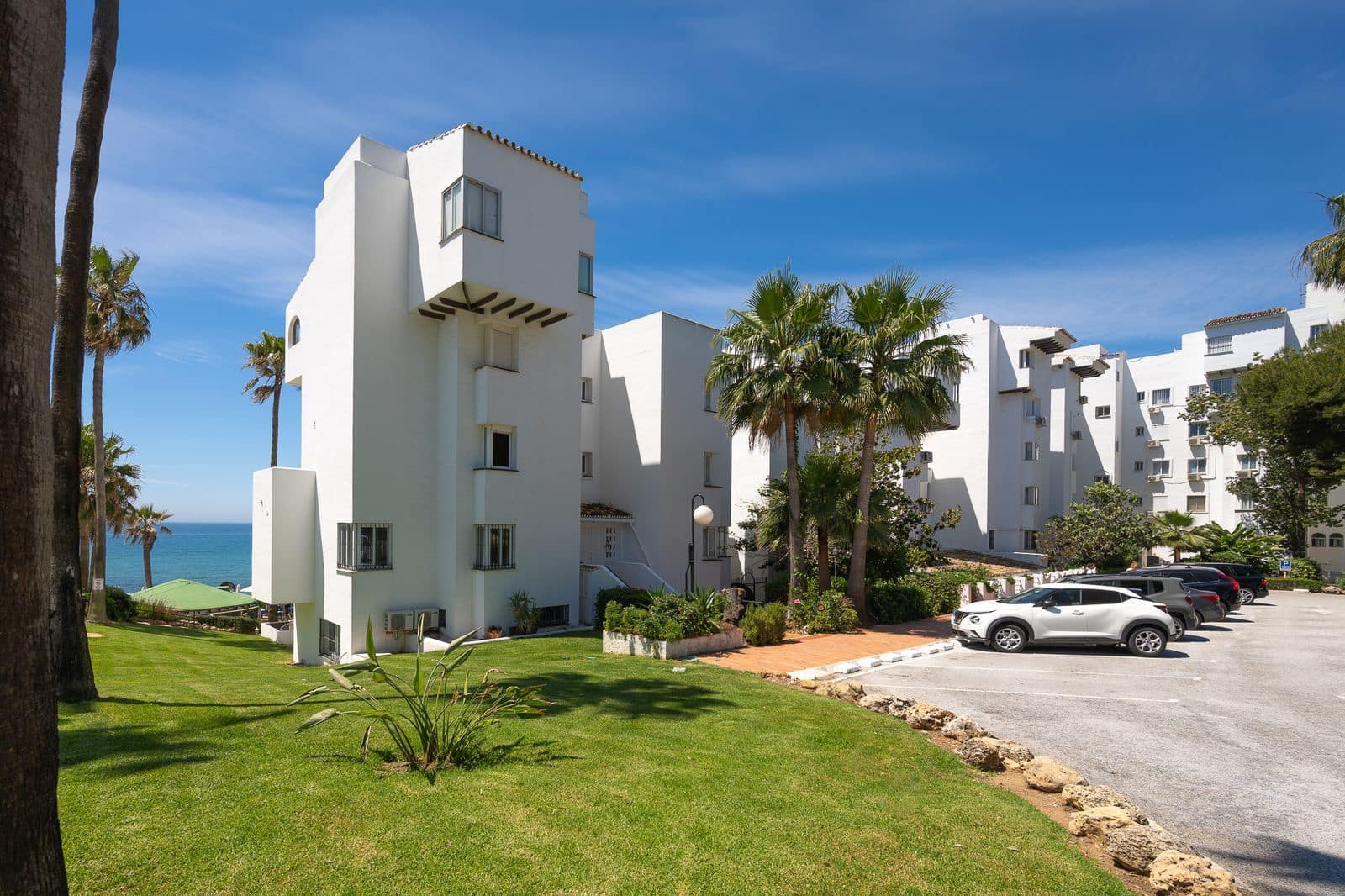 3 soveværelse Strandlejlighed til salg i Riviera del Sol med swimmingpool garage - € 679.950 (Ref: 9128848)