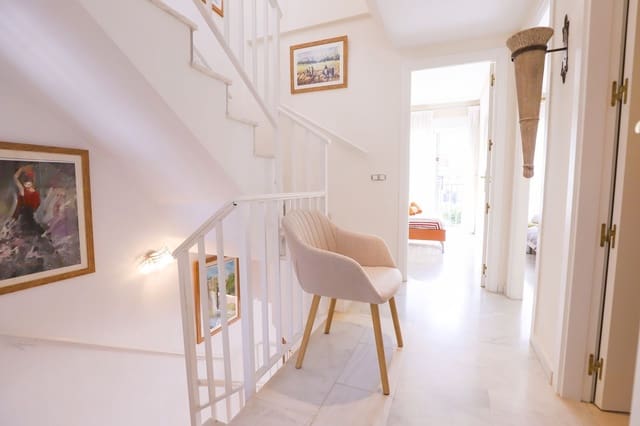 3 makuuhuone Omakotitalo myytävänä paikassa Cabopino, Marbella mukana uima-altaan 
autotalli - 574 950 € (Ref: 9181529)