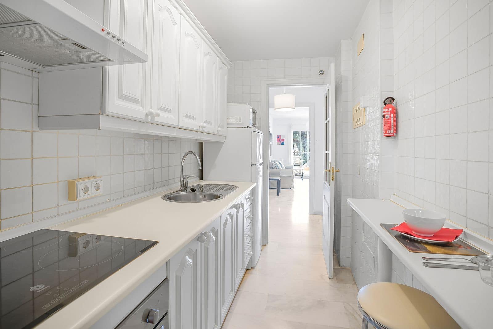 2 bedroom Beach Apartment for sale in Calahonda with pool garage - € 539,500 (Ref: 9184289)