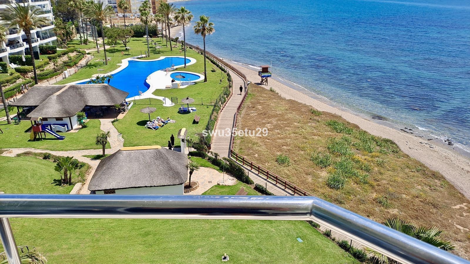 1 soveværelse Strandlejlighed til salg i Calahonda med swimmingpool garage - € 545.000 (Ref: 9184292)