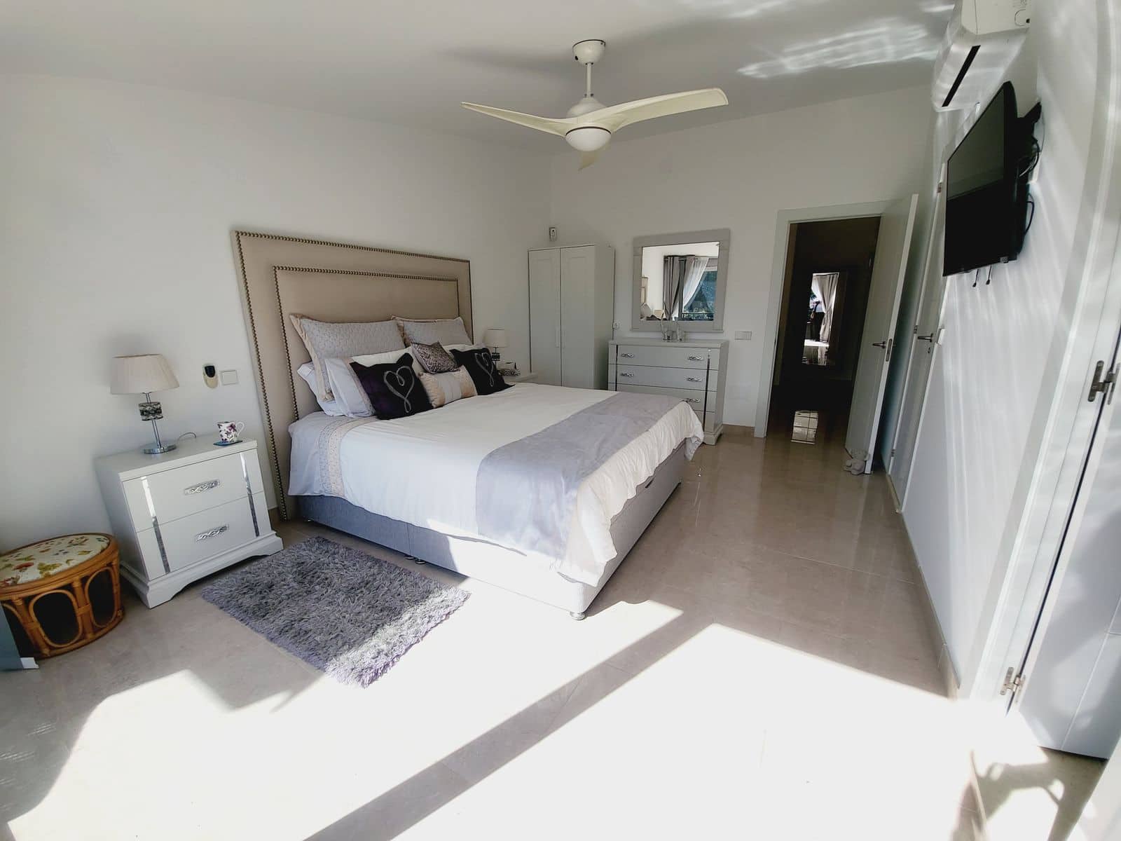 3 soveværelse Byhus til salg i Miraflores med swimmingpool garage - € 649.500 (Ref: 9184482)