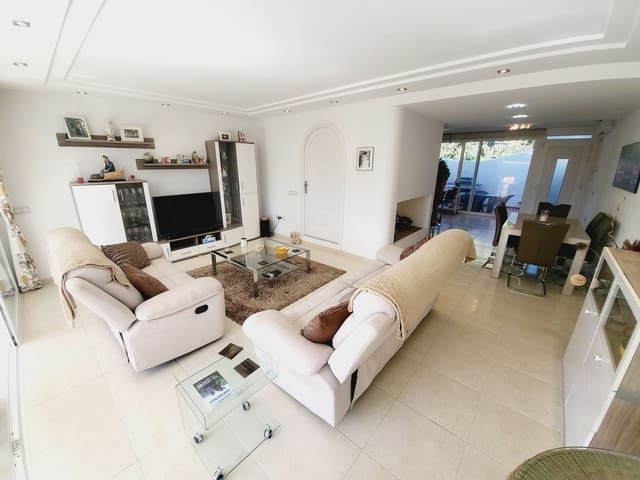 3 makuuhuone Omakotitalo myytävänä paikassa Miraflores, Mijas mukana uima-altaan 
autotalli - 649 500 € (Ref: 9184482)