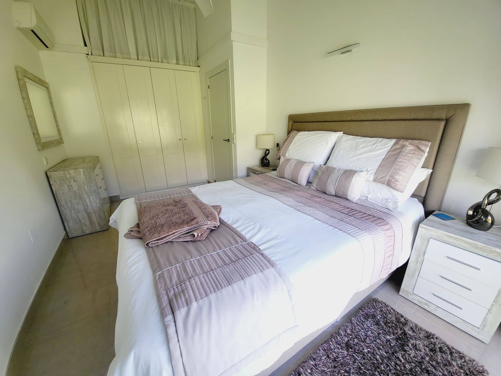 3 soveværelse Byhus til salg i Miraflores med swimmingpool garage - € 649.500 (Ref: 9184482)