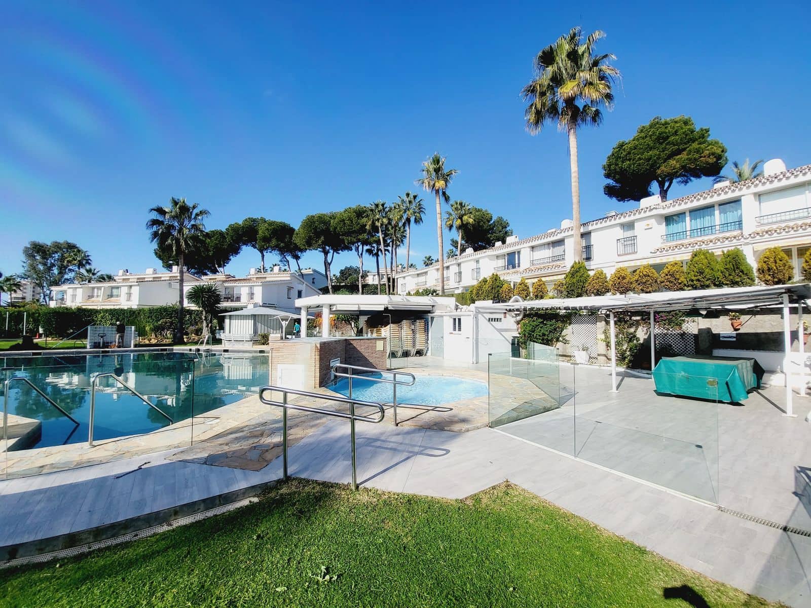 3 soveværelse Byhus til salg i Miraflores med swimmingpool garage - € 649.500 (Ref: 9184482)