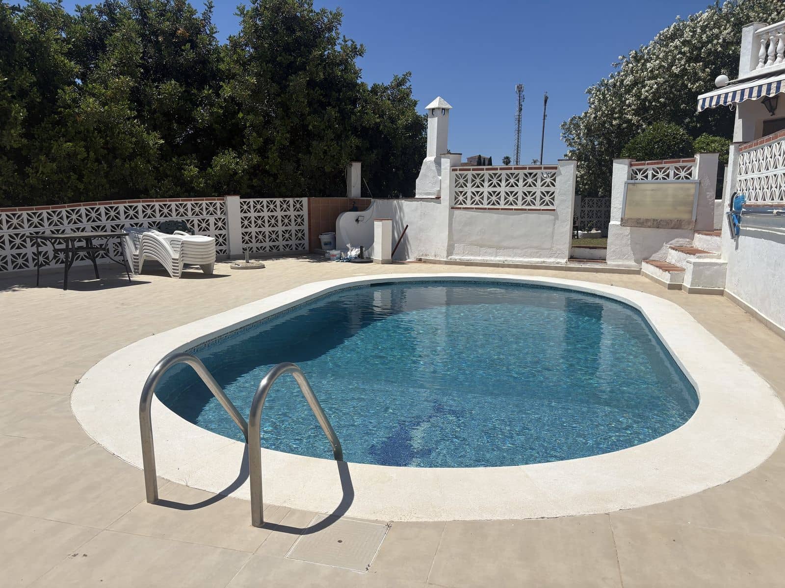 6 bedroom Villa for sale in Mijas Costa with pool garage - € 1,200,000 (Ref: 9184573)