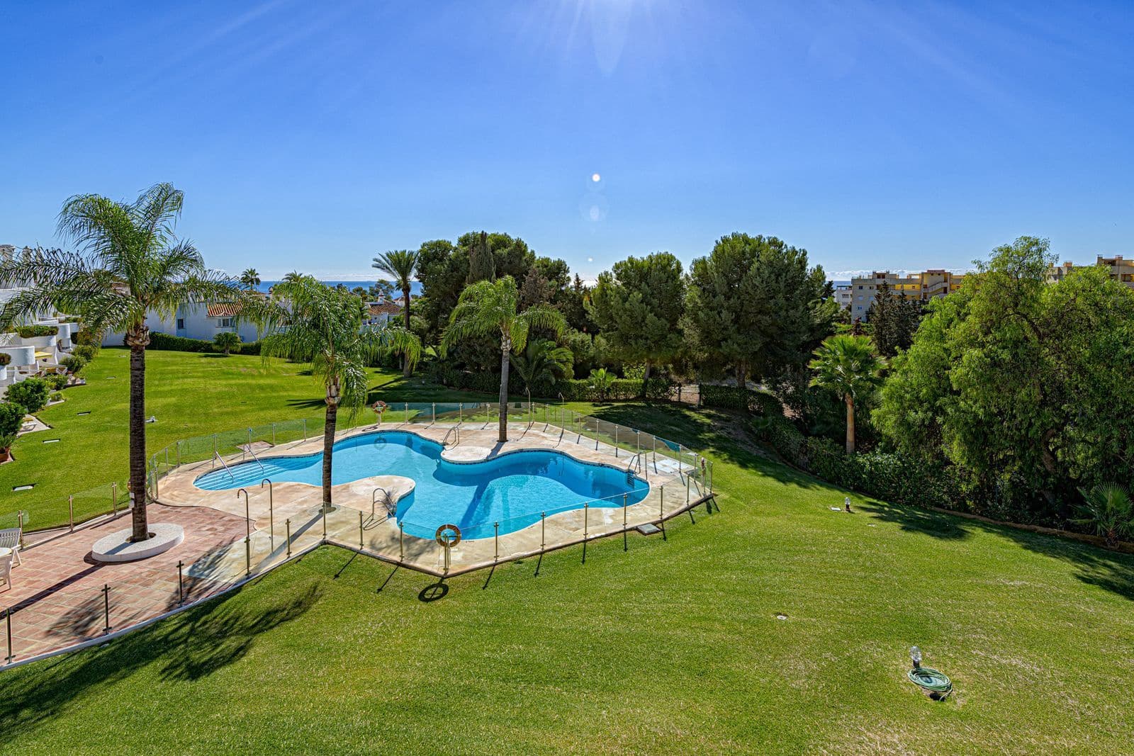 3 sypialnia Penthouse na sprzedaż w Calahonda z basenem garażem - 415 000 € (Ref: 9184620)