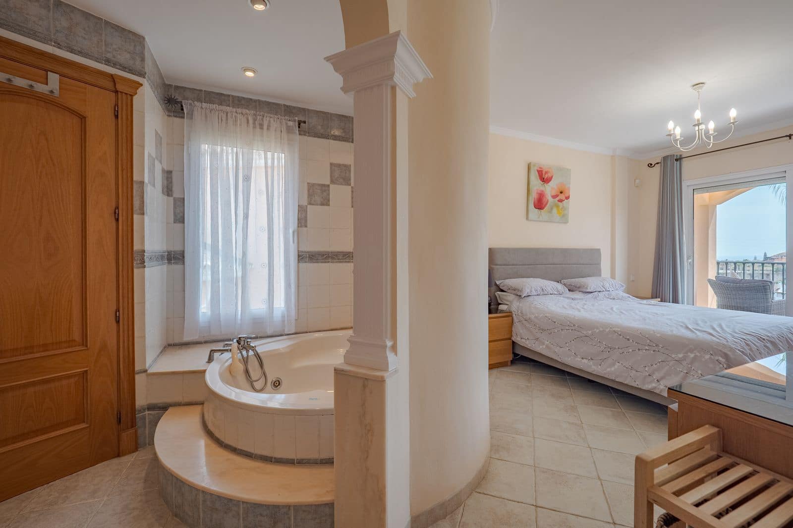 3 makuuhuone Omakotitalo myytävänä paikassa Riviera del Sol mukana uima-altaan 
autotalli - 465 000 € (Ref: 9187688)