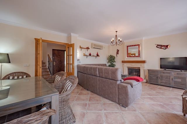 3 sypialnia Dom na sprzedaż w Riviera del Sol, Mijas z basenem garażem - 465 000 € (Ref: 9187688)