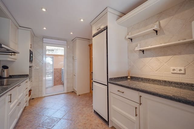 3 sypialnia Dom na sprzedaż w Riviera del Sol, Mijas z basenem garażem - 465 000 € (Ref: 9187688)