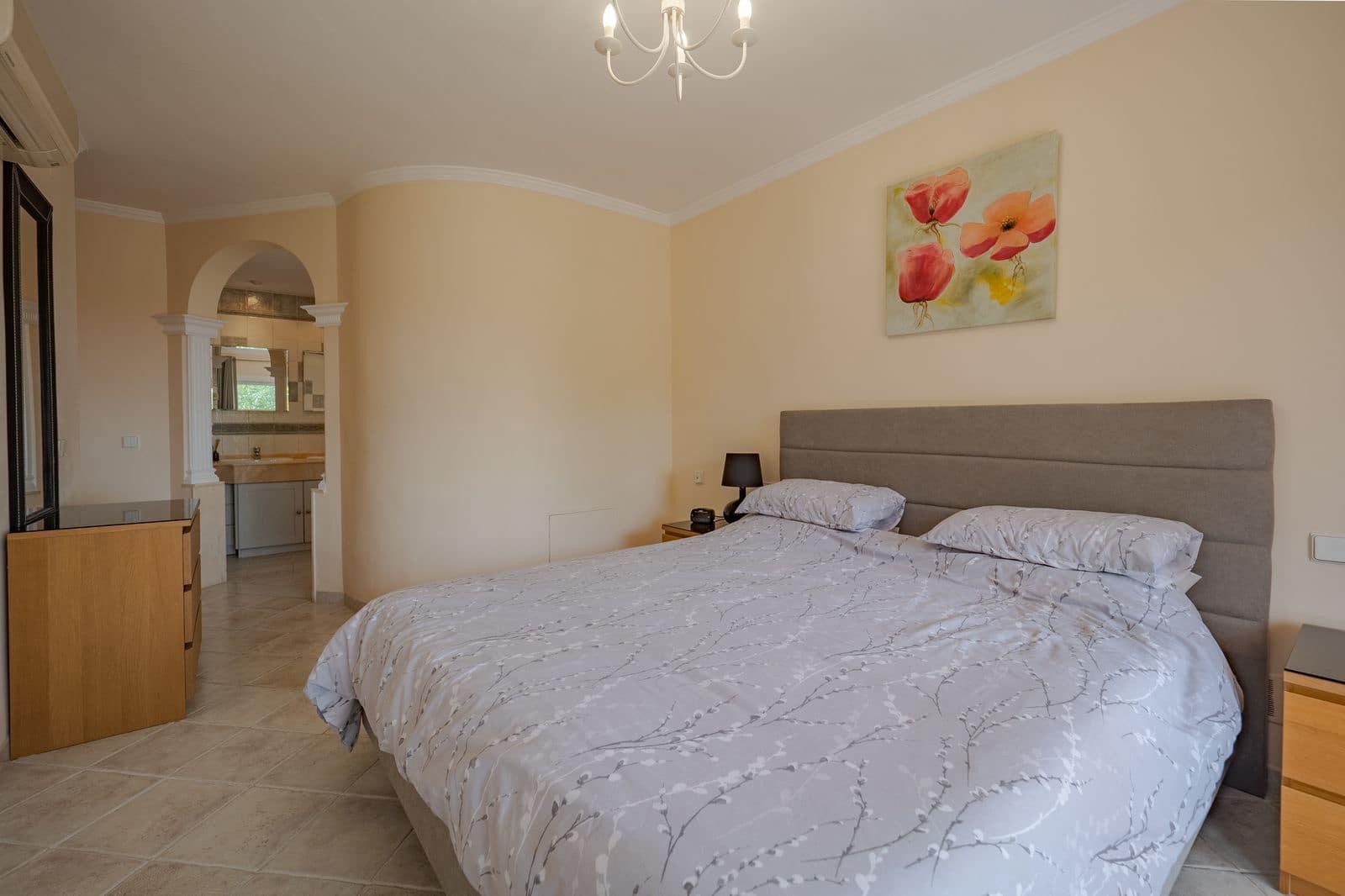 3 makuuhuone Omakotitalo myytävänä paikassa Riviera del Sol mukana uima-altaan 
autotalli - 465 000 € (Ref: 9187688)