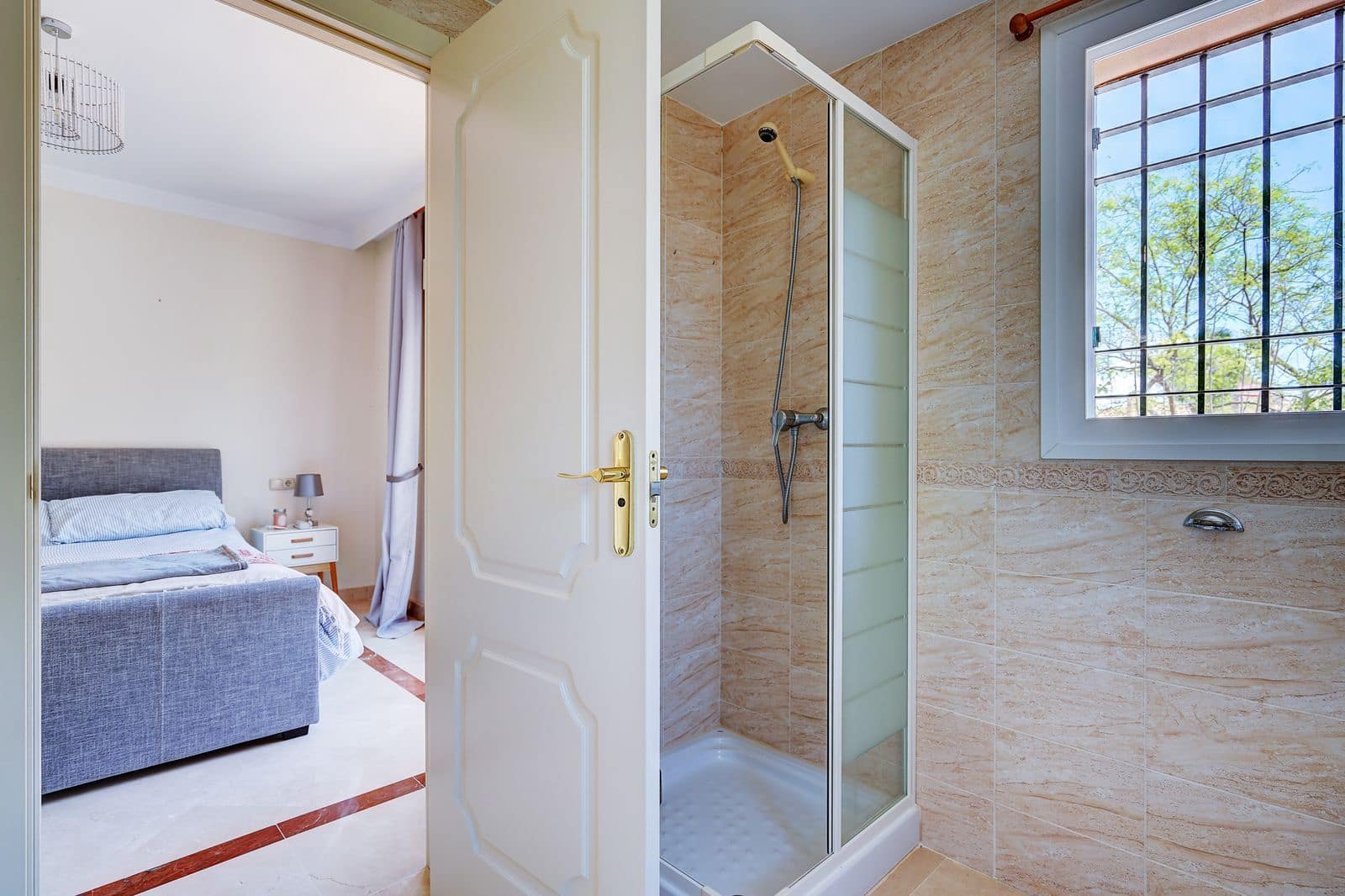 3 soveværelse Semi-Rækkehus til salg i Riviera del Sol med swimmingpool garage - € 499.000 (Ref: 9187699)