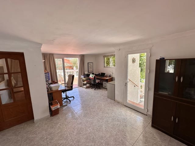 4 makuuhuone Huvila myytävänä paikassa Cerros del Águila, Mijas mukana uima-altaan 
autotalli - 679 000 € (Ref: 9190379)