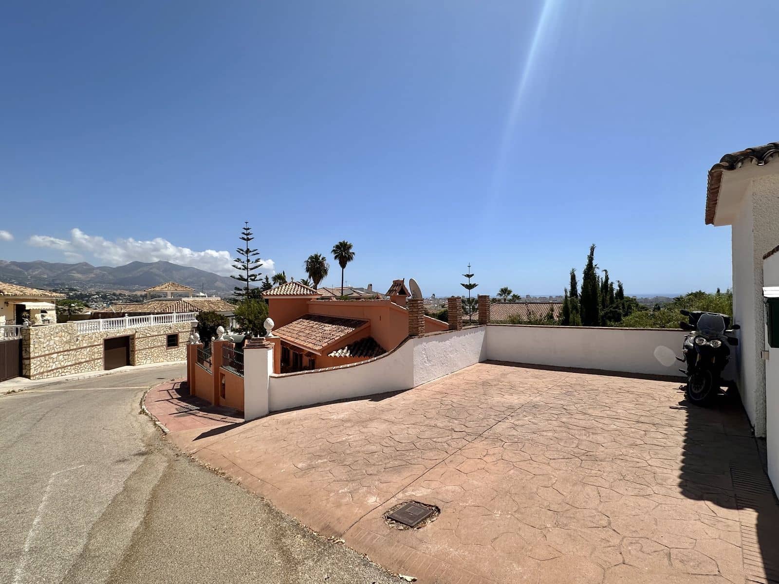 4 bedroom Villa for sale in Cerro del Aguila with pool garage - € 679,000 (Ref: 9190379)