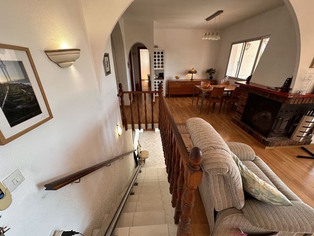 4 makuuhuone Huvila myytävänä paikassa Cerros del Águila, Mijas mukana uima-altaan 
autotalli - 679 000 € (Ref: 9190379)