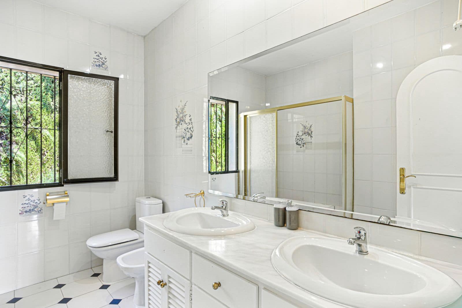 4 soverom Villa til salgs i Marbella med svømmebasseng garasje - € 1 390 000 (Ref: 9190434)