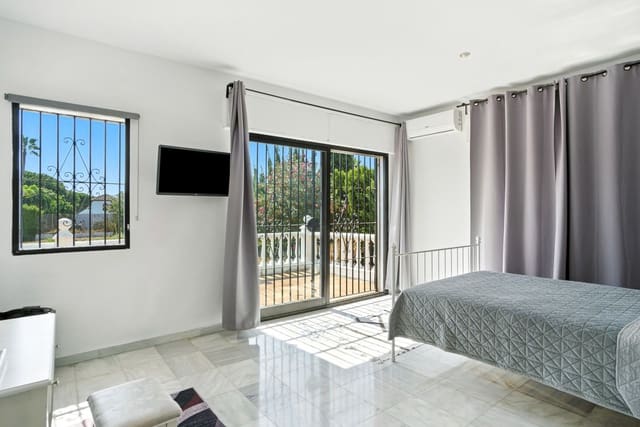 4 soverom Villa til salgs i Hacienda Las Chapas, Marbella med svømmebasseng garasje - € 1 390 000 (Ref: 9190434)