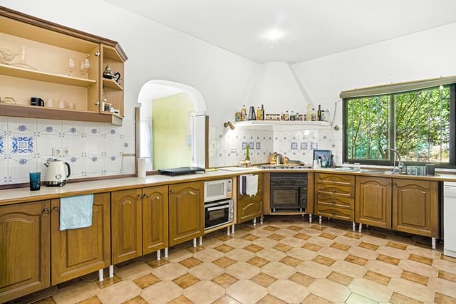 4 soverom Villa til salgs i Hacienda Las Chapas, Marbella med svømmebasseng garasje - € 1 390 000 (Ref: 9190434)