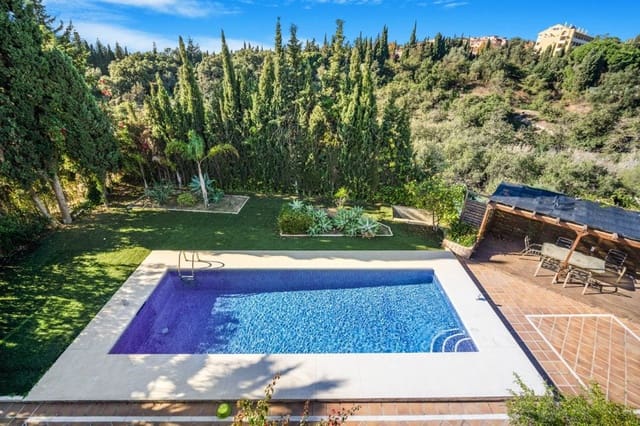 4 sypialnia Willa na sprzedaż w Elviria, Marbella z basenem garażem - 975 000 € (Ref: 9194957)