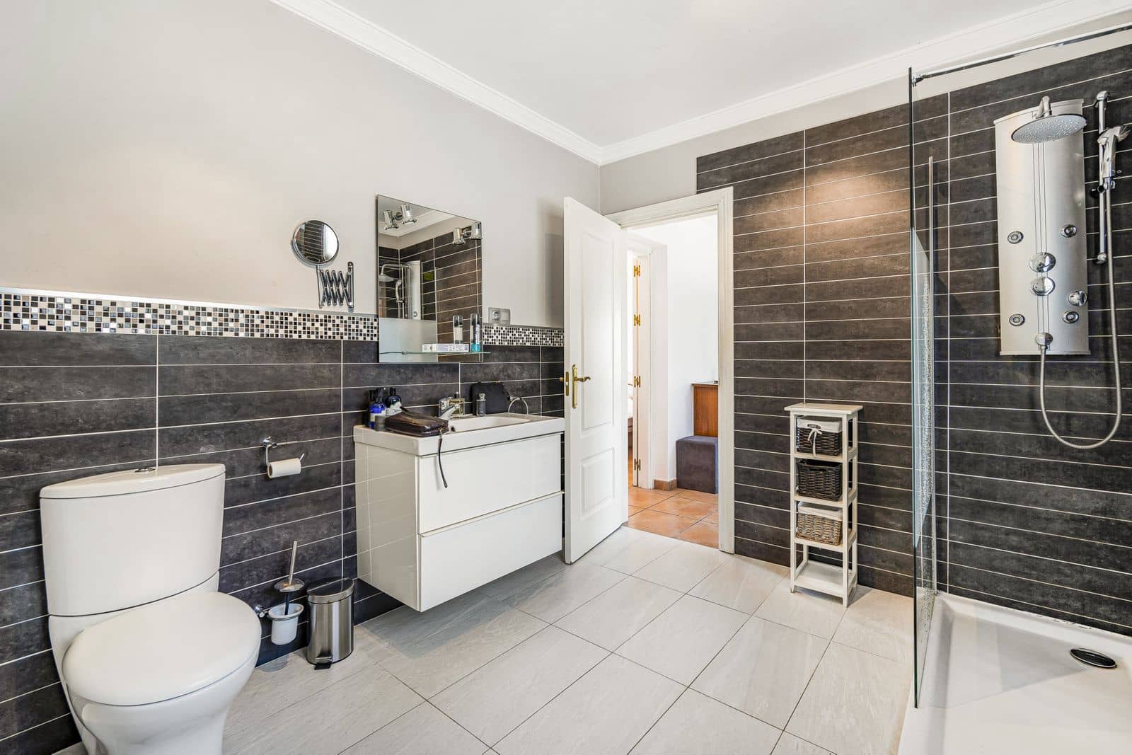 4 sypialnia Willa na sprzedaż w Elviria z basenem garażem - 975 000 € (Ref: 9194957)