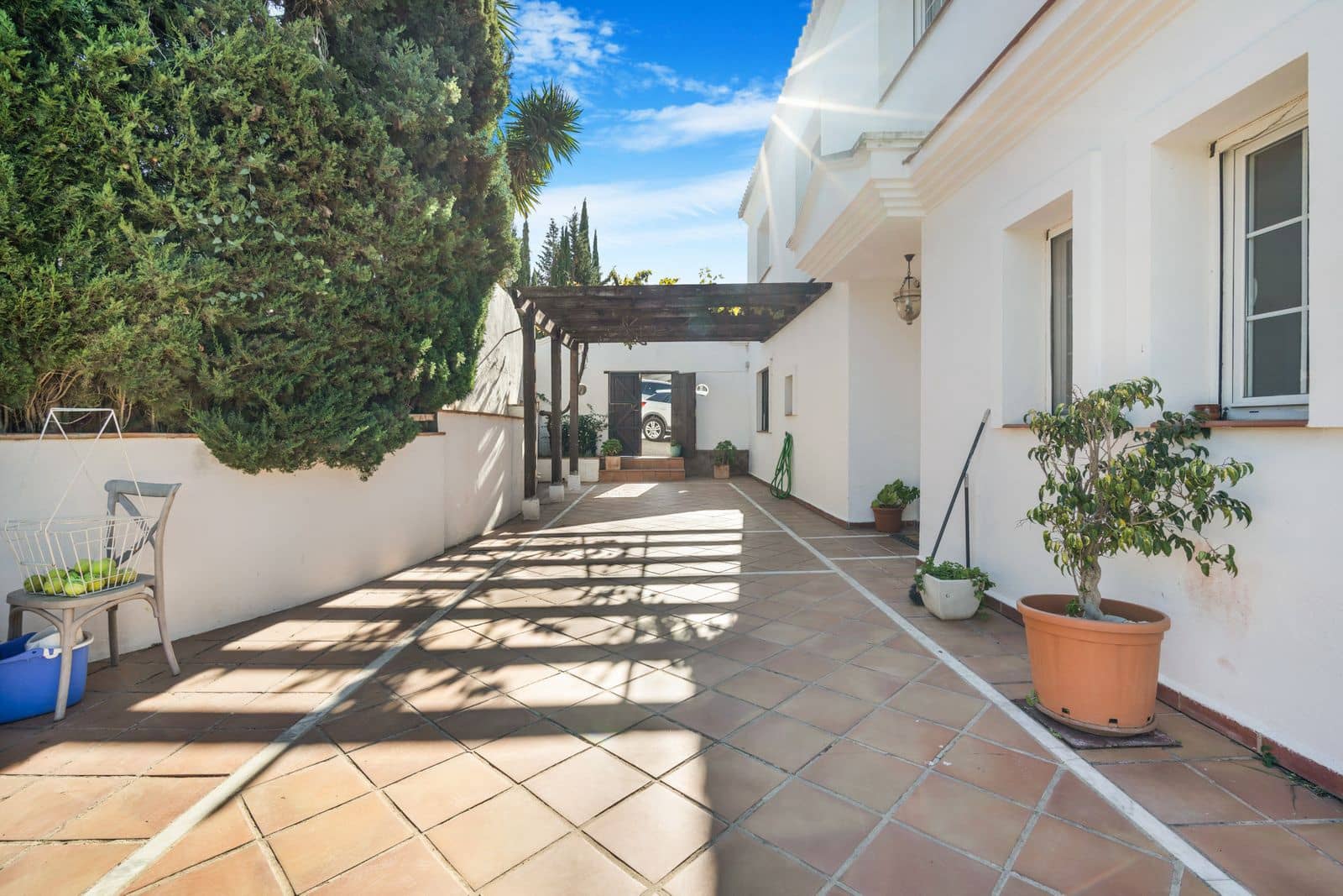 4 sypialnia Willa na sprzedaż w Elviria z basenem garażem - 975 000 € (Ref: 9194957)