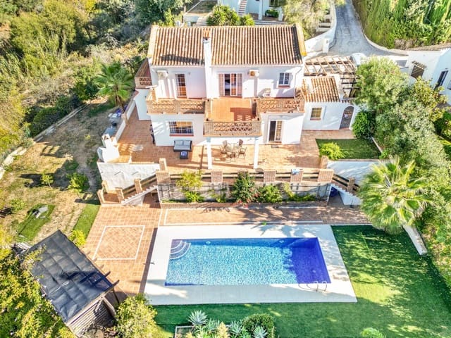 4 sypialnia Willa na sprzedaż w Elviria, Marbella z basenem garażem - 975 000 € (Ref: 9194957)