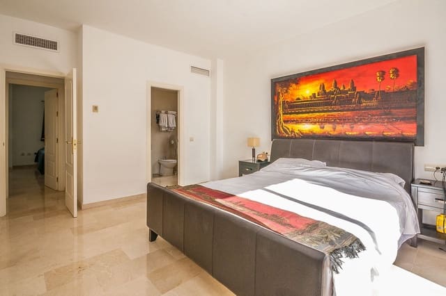 2 soverom Leilighet til salgs i Cabopino, Marbella med svømmebasseng garasje - € 475 000 (Ref: 9194963)