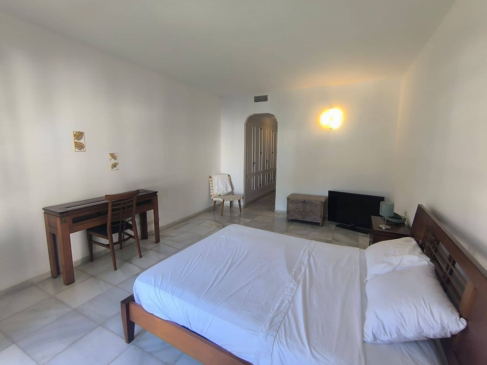 3 bedroom Beach Apartment for sale in Estepona with pool garage - € 690,000 (Ref: 9197218)