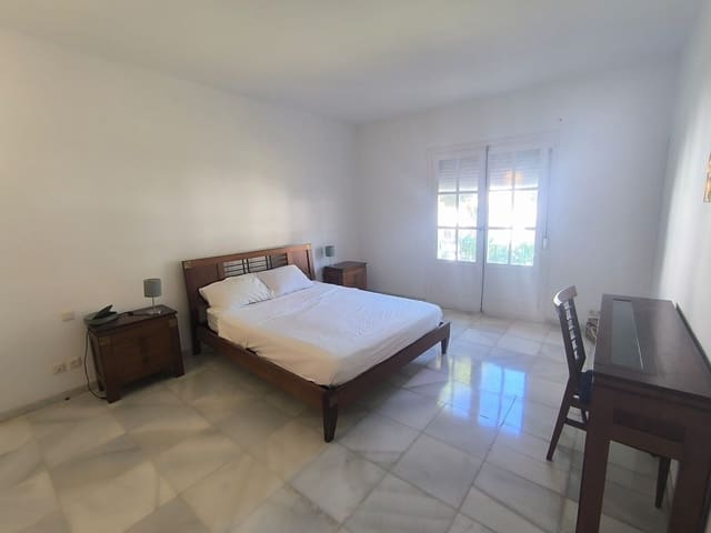 3 bedroom Beach Apartment for sale in Estepona with pool garage - € 690,000 (Ref: 9197218)