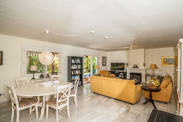 4 sypialnia Willa na sprzedaż w Marbesa, Marbella z basenem garażem - 2 100 000 € (Ref: 9197231)