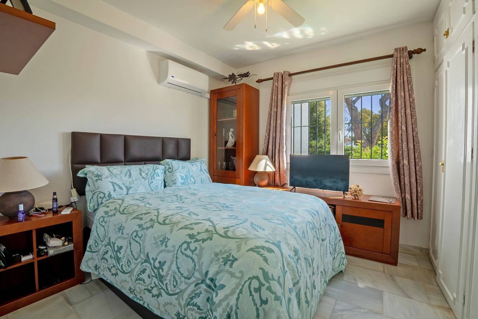 3 soveværelse Semi-Rækkehus til salg i Calahonda med swimmingpool garage - € 455.000 (Ref: 9219237)