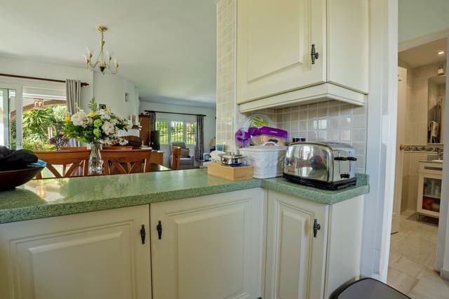 3 soveværelse Semi-Rækkehus til salg i Calahonda, Mijas med swimmingpool garage - € 455.000 (Ref: 9219237)