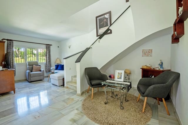 3 soveværelse Semi-Rækkehus til salg i Calahonda, Mijas med swimmingpool garage - € 455.000 (Ref: 9219237)