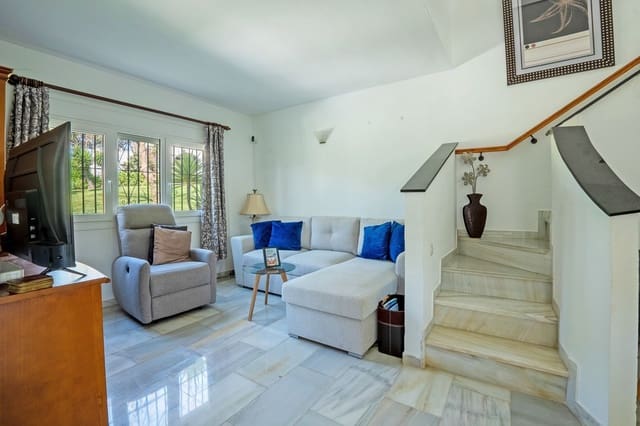 3 soveværelse Semi-Rækkehus til salg i Calahonda, Mijas med swimmingpool garage - € 455.000 (Ref: 9219237)