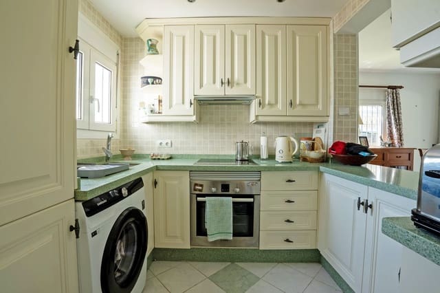 3 soveværelse Semi-Rækkehus til salg i Calahonda, Mijas med swimmingpool garage - € 455.000 (Ref: 9219237)