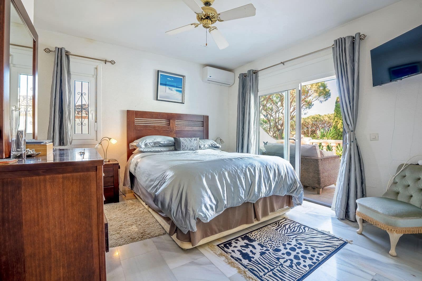 3 soveværelse Semi-Rækkehus til salg i Calahonda med swimmingpool garage - € 455.000 (Ref: 9219237)