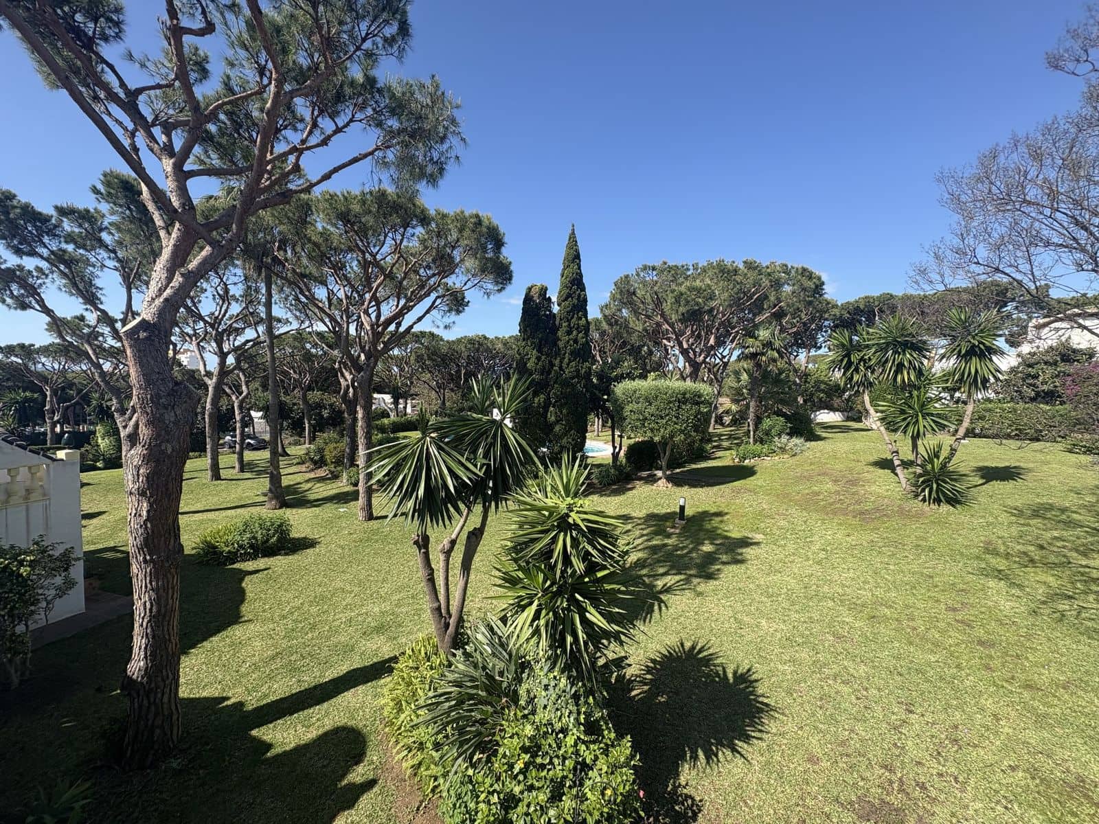 3 soveværelse Semi-Rækkehus til salg i Calahonda med swimmingpool garage - € 455.000 (Ref: 9219237)