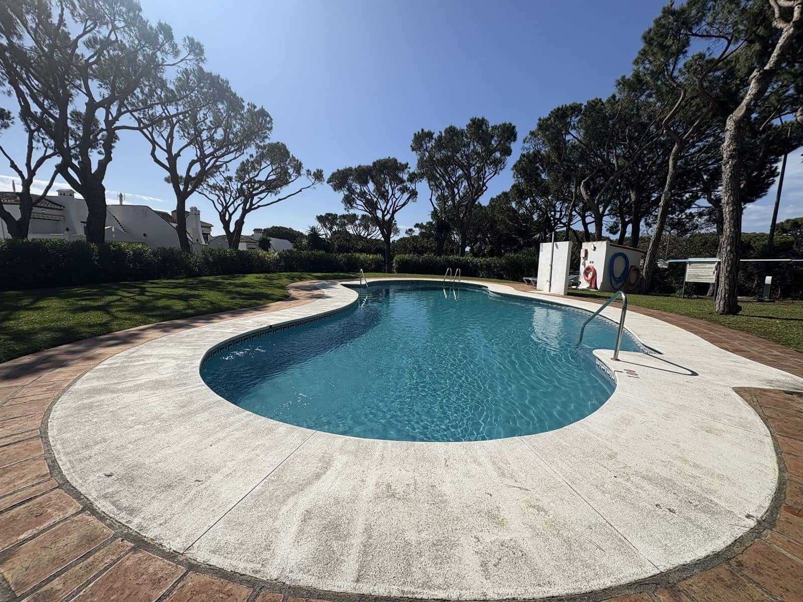 3 soveværelse Semi-Rækkehus til salg i Calahonda med swimmingpool garage - € 455.000 (Ref: 9219237)