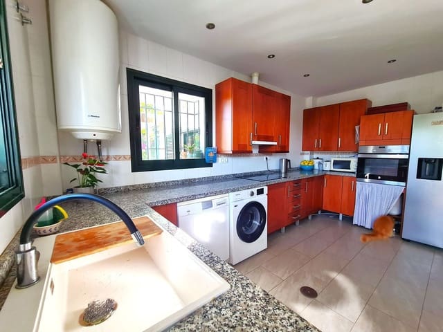 3 bedroom Semi-detached Villa for sale in La Duquesa / Puerto de la Duquesa, Manilva with pool garage - € 575,000 (Ref: 9219269)